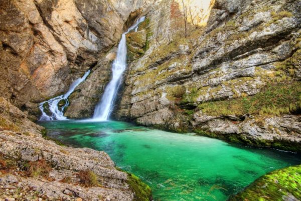 8 лучших мест в Словении, которые вы должны увидеть Водопад Савица
