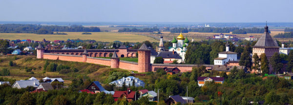 Один из крупнейших монастырей России спрятан за мощной крепостной стеной (Спасо-Евфимиев мужской монастырь, Суздаль)