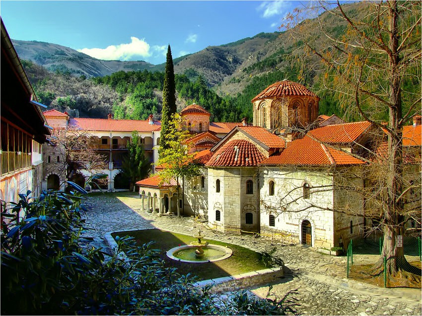 В Пловдиве: монастырь XI столетия Бачково