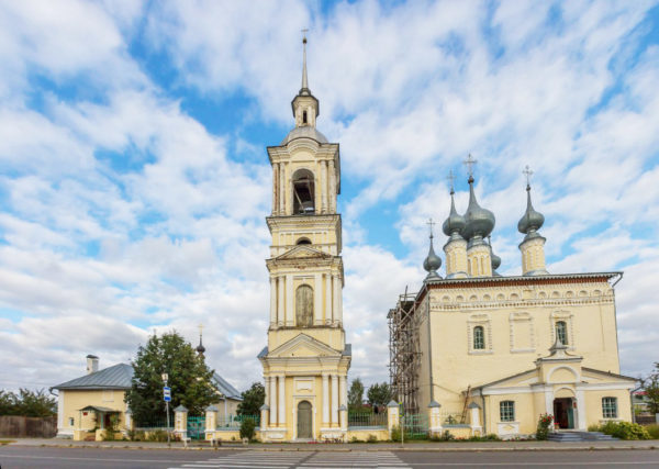 Смоленская и Симеоновская церкви в Суздале